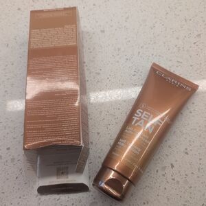 Clarins | Self Tanning Milky Lotion Face + Body Self Tanner